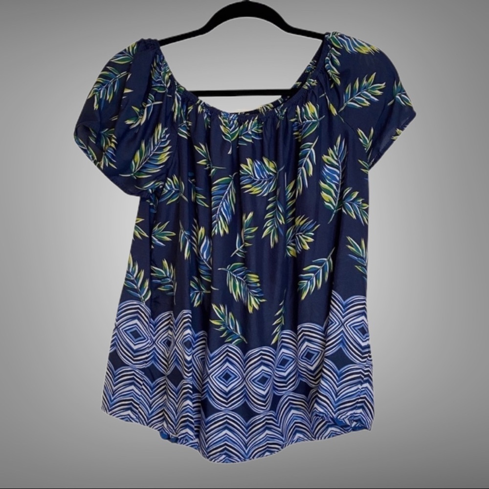 BeachLunchLounge Top